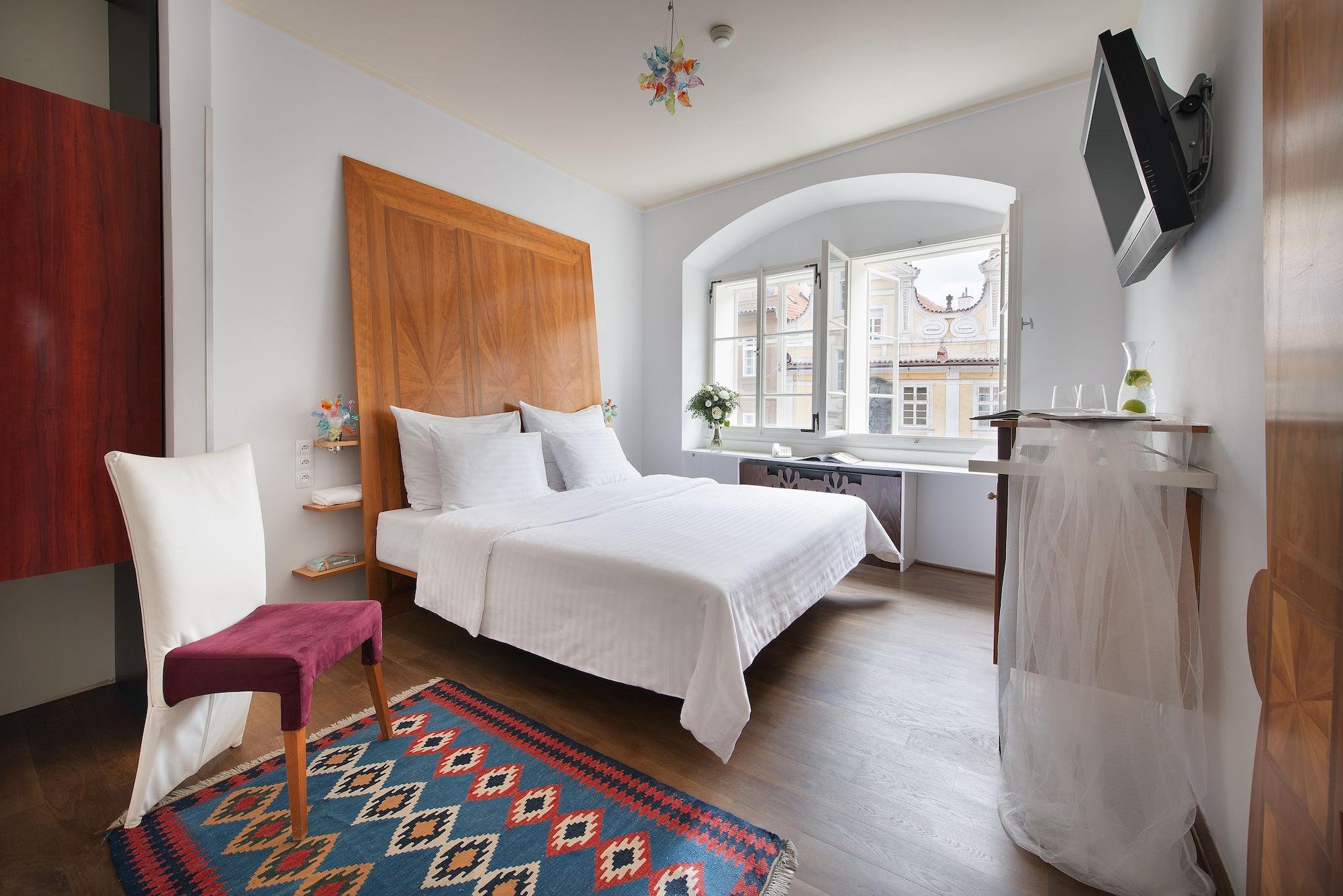 Design Hotel Neruda Praha Bagian luar foto