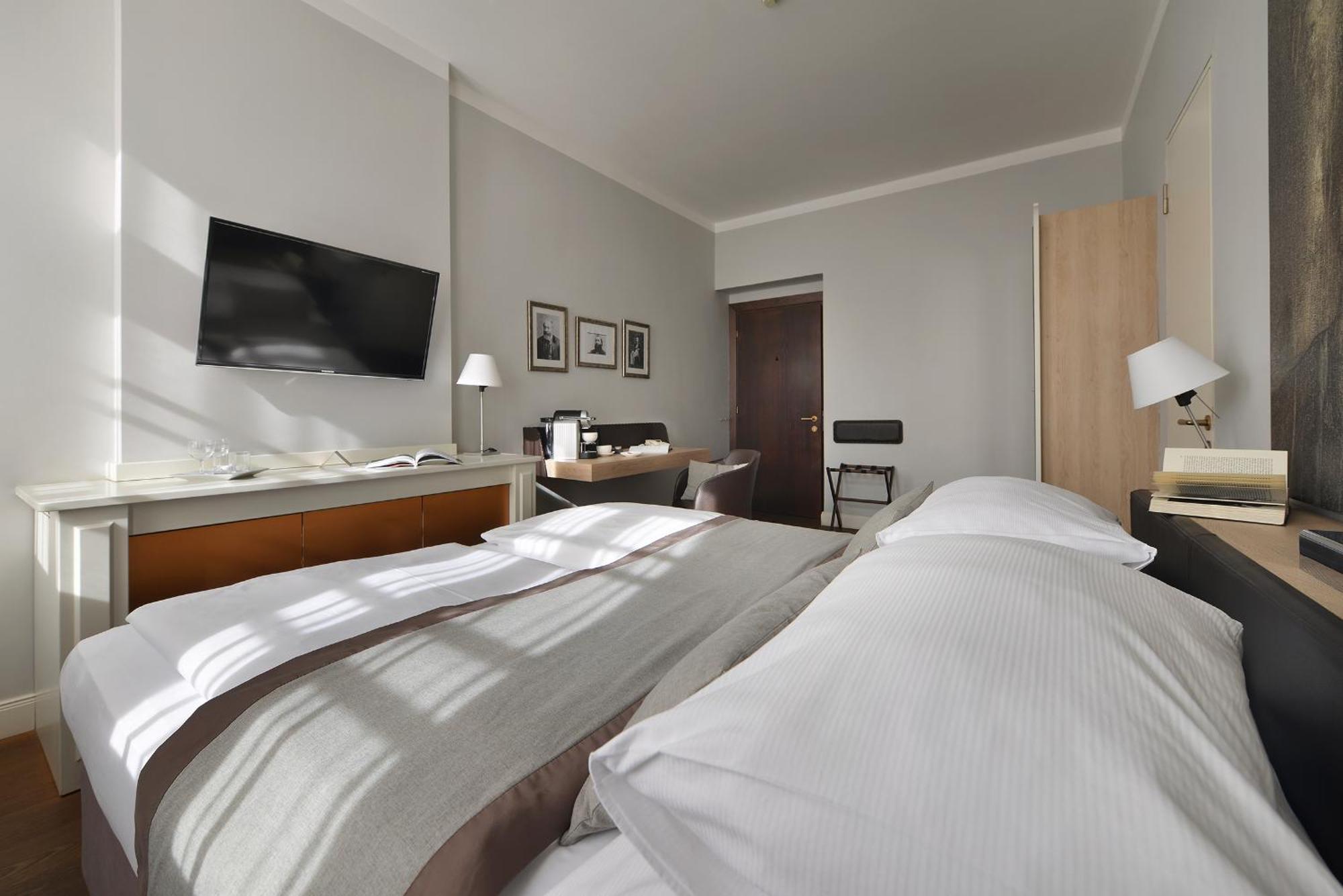 Design Hotel Neruda Praha Bagian luar foto