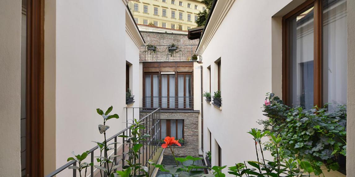 Design Hotel Neruda Praha Bagian luar foto